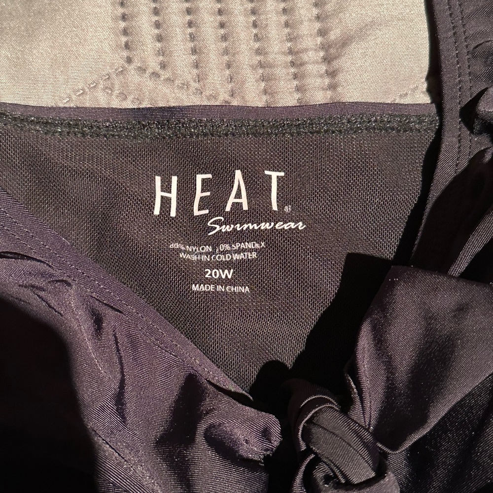 Heat Swimsuit - Picture 2 of 3